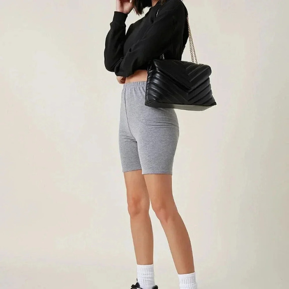 Black Elegant Women's Shoulder Bag - Picture 2 of 5